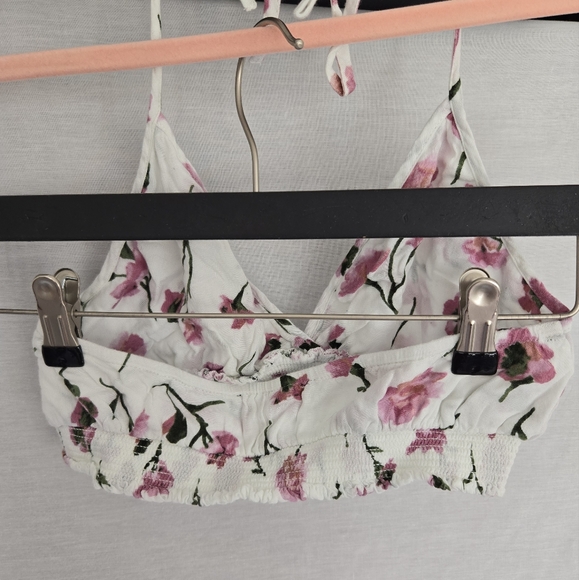 💫3 for 15$💫 Halter style bralette top - Picture 3 of 5